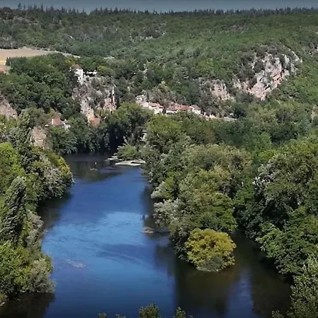 St Cirq Lapopie Piscine Vue Imprenable